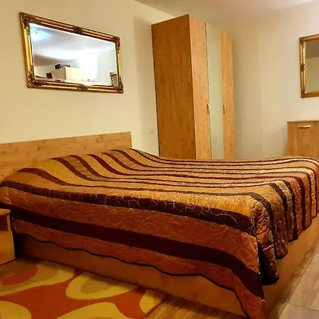 Beautiful In Old Town Apartment *