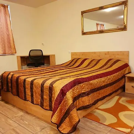 Beautiful In Old Town Apartment *
